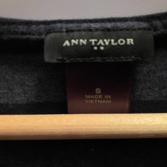 Women's Ann Taylor Top - Picture 2 of 2